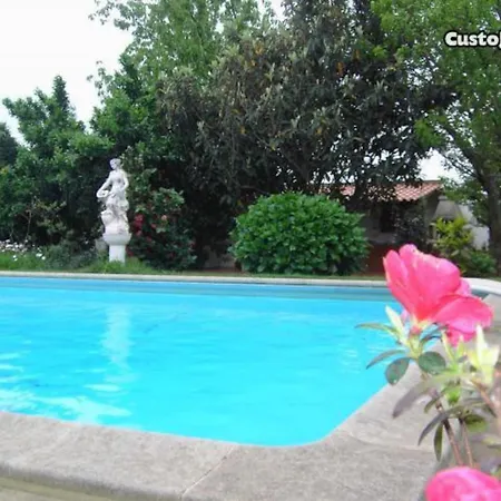 Charming House In With Shared Pool *